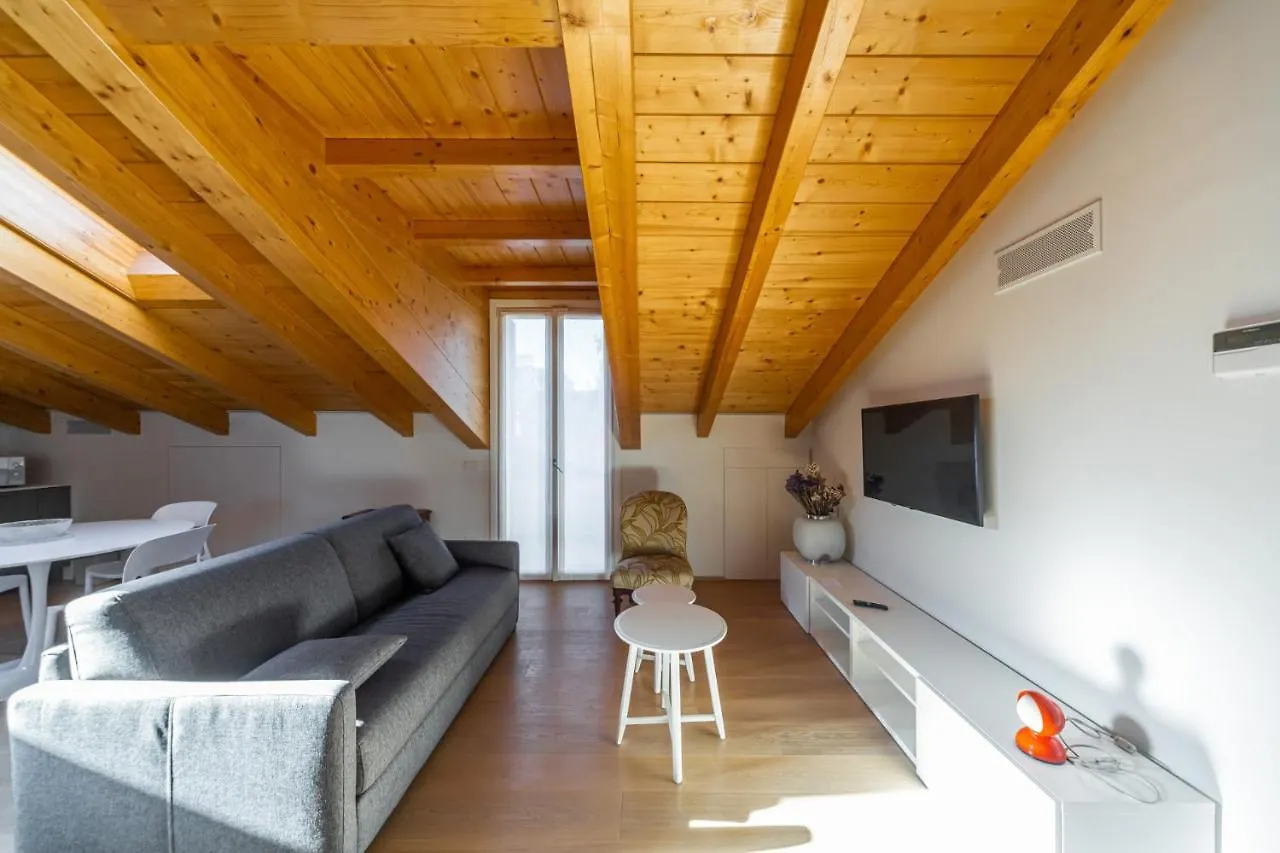 Easy Life - Elegante Trilocale In Zona Porta Venezia Lägenhet Milano