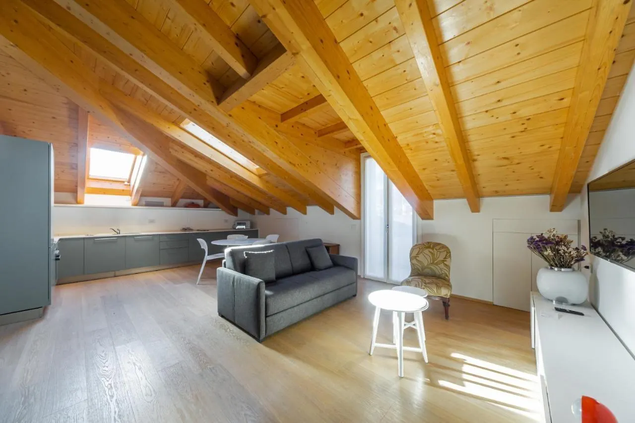 Easy Life - Elegante Trilocale In Zona Porta Venezia Apartment Milan Italy