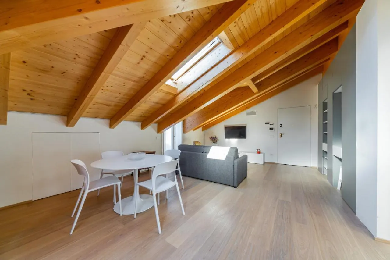 Easy Life - Elegante Trilocale In Zona Porta Venezia Apartment Milan 0*,  Italy